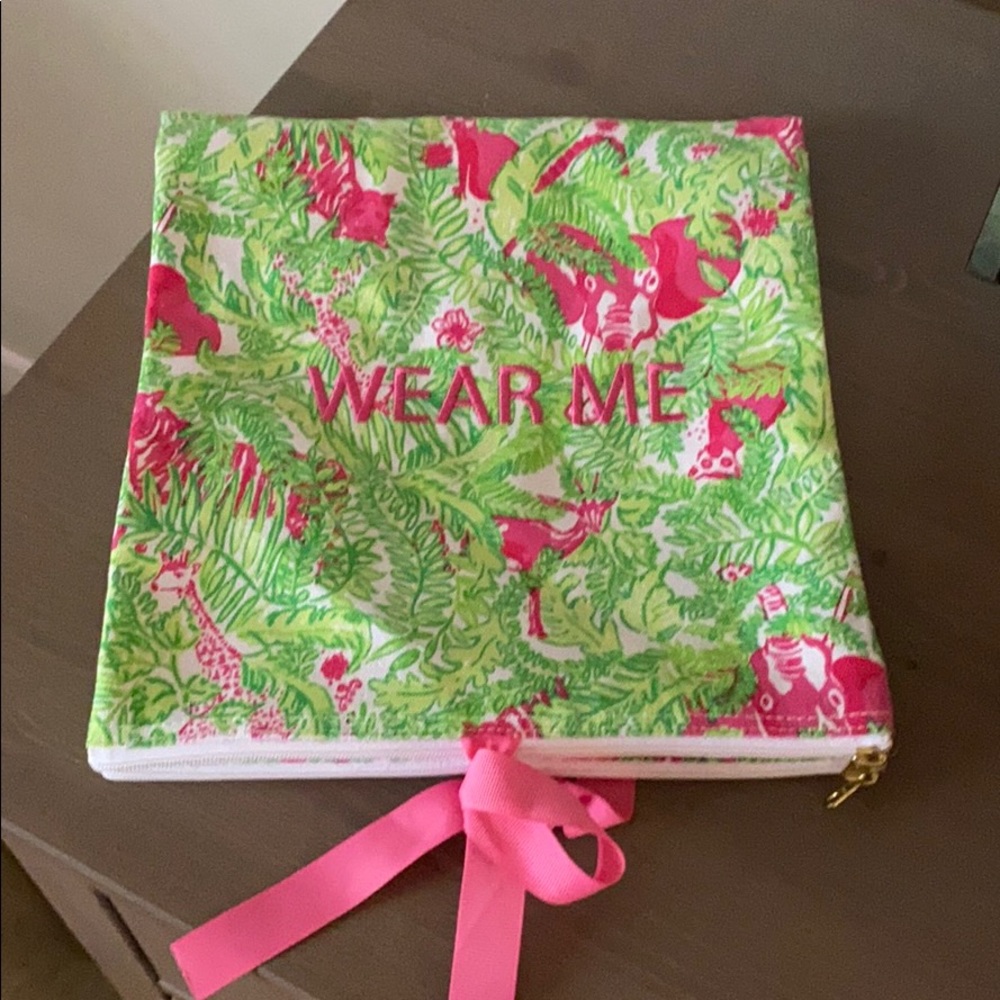 Lilly Pulitzer Wash Me Wear Me Organizer